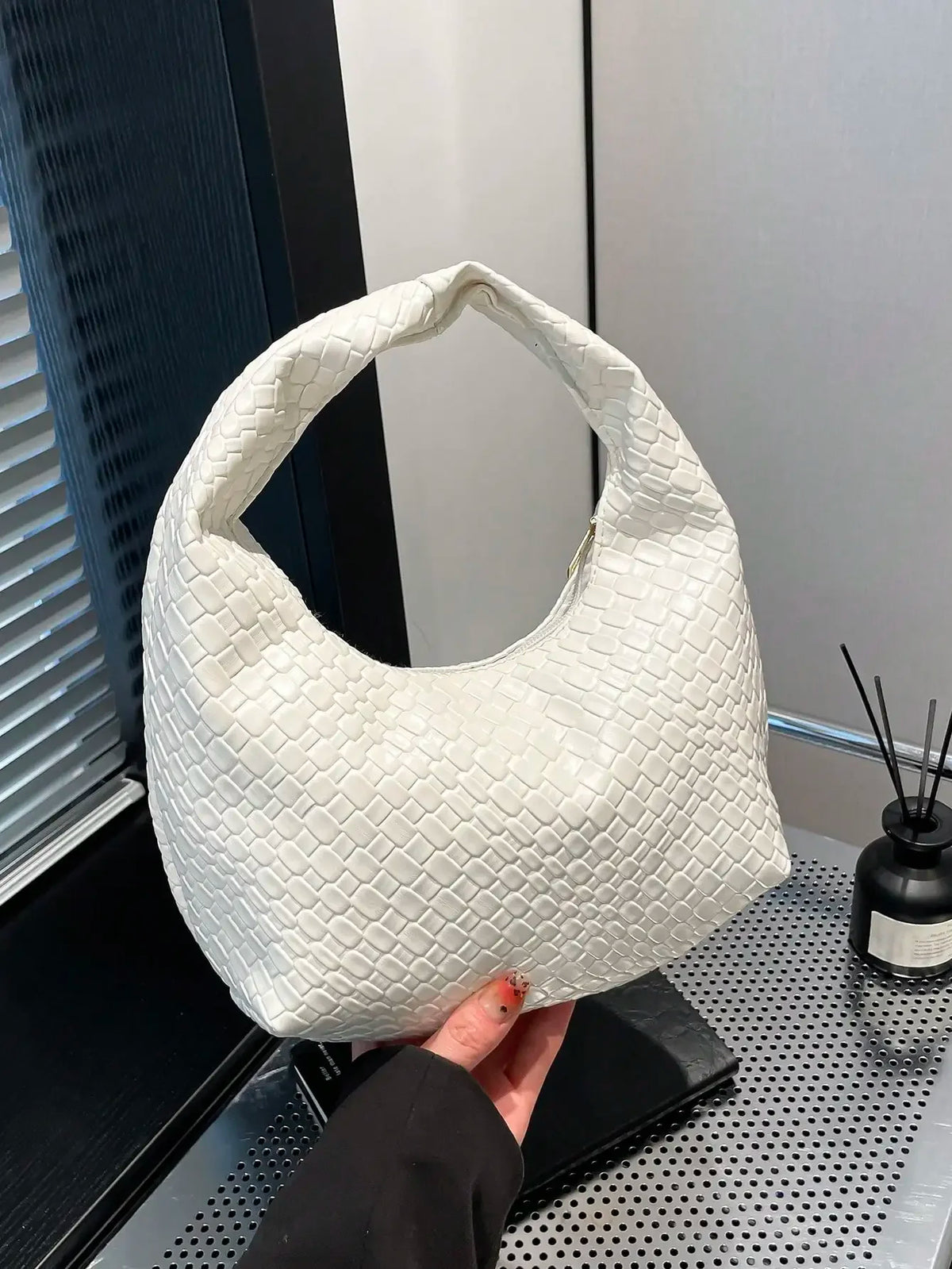 Large Capacity Solid Color Women's Shoulder Bag