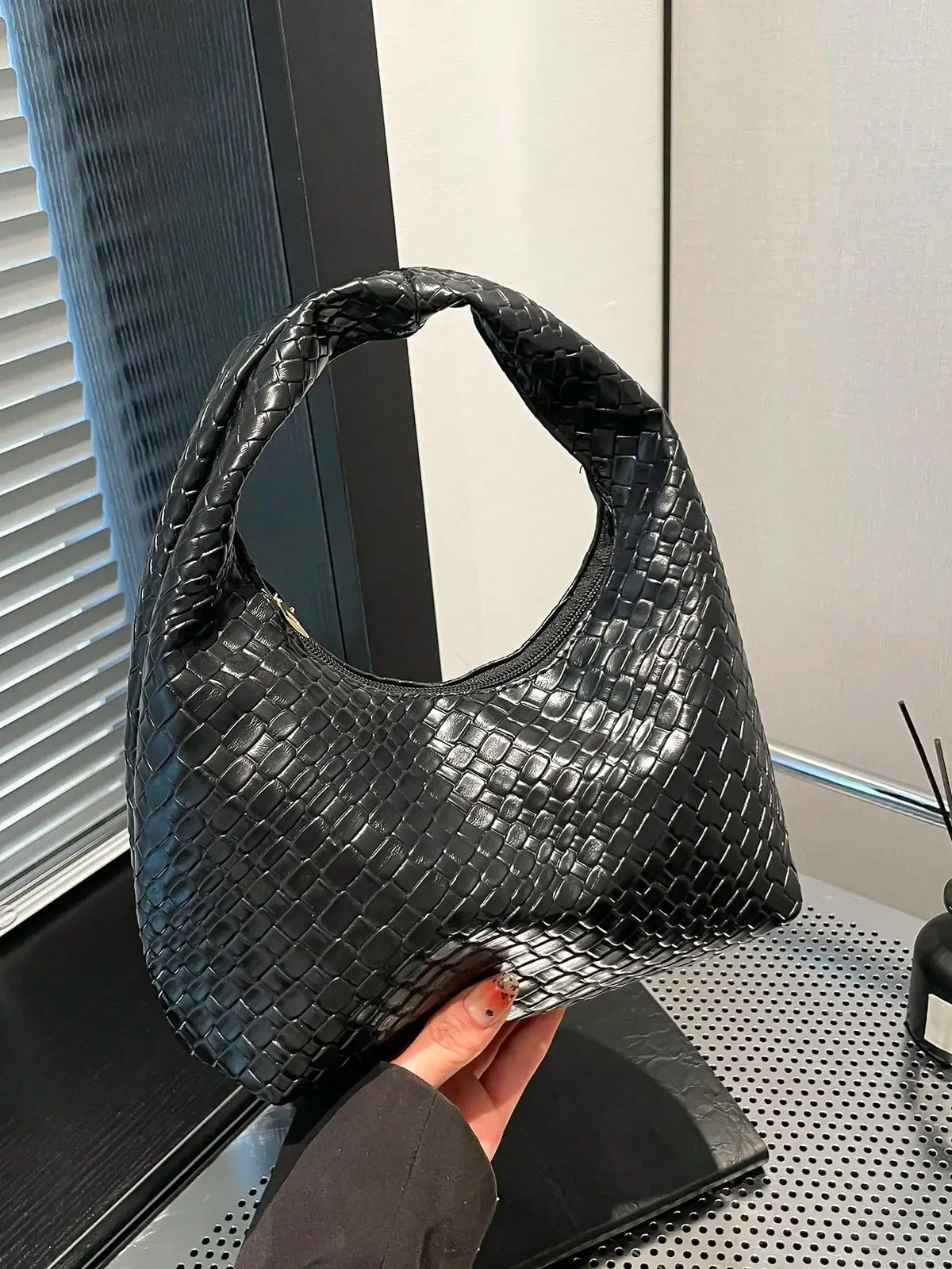 Large Capacity Solid Color Women's Shoulder Bag