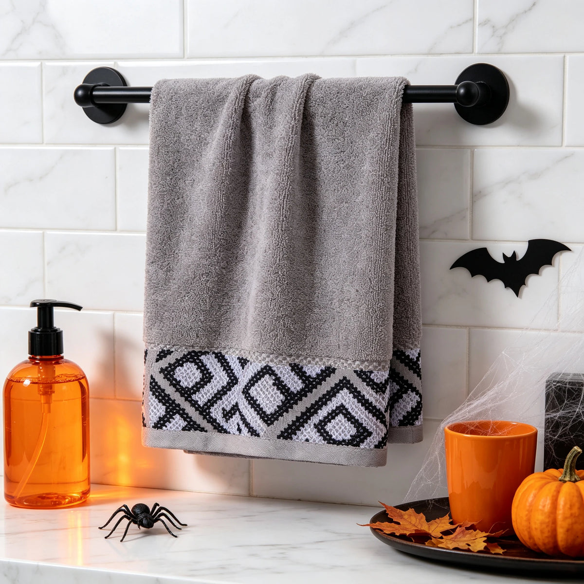 Geometric Jacquard Cotton Towel Set With Quick Dry Absorbency