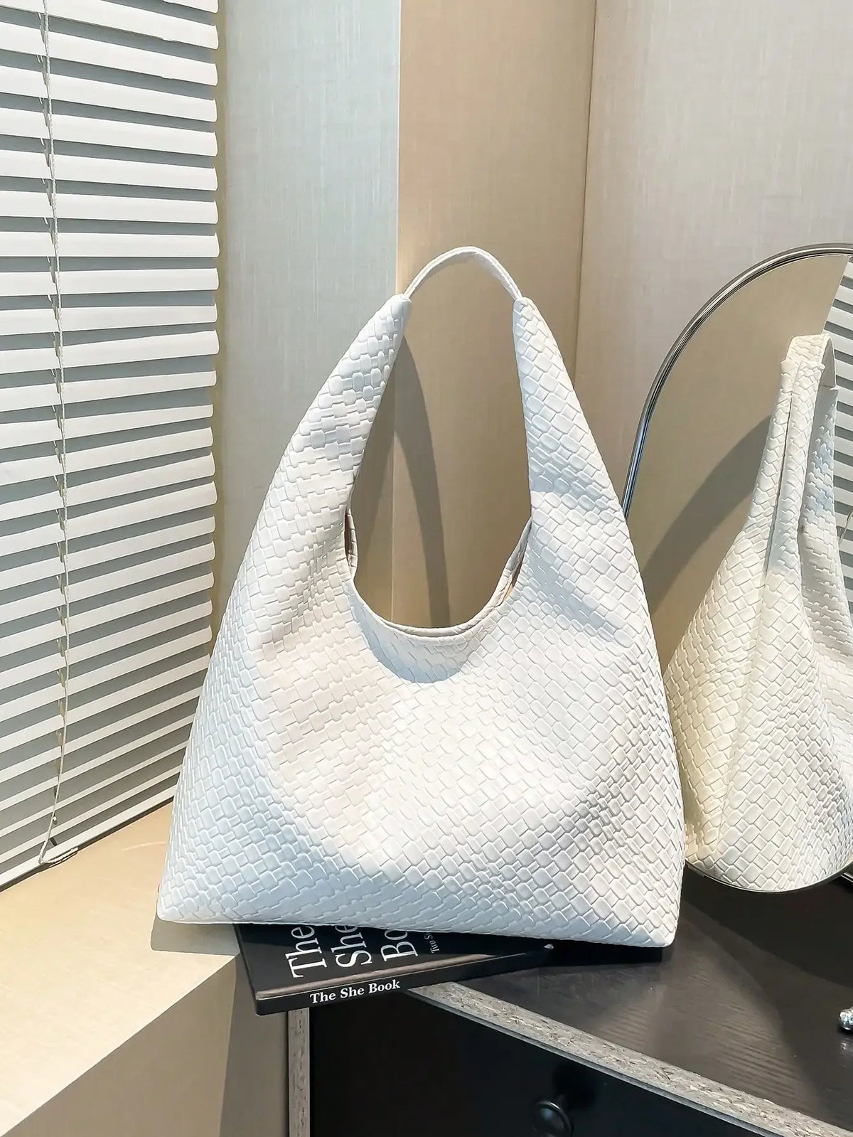 Large Capacity Solid Color Women's Shoulder Bag