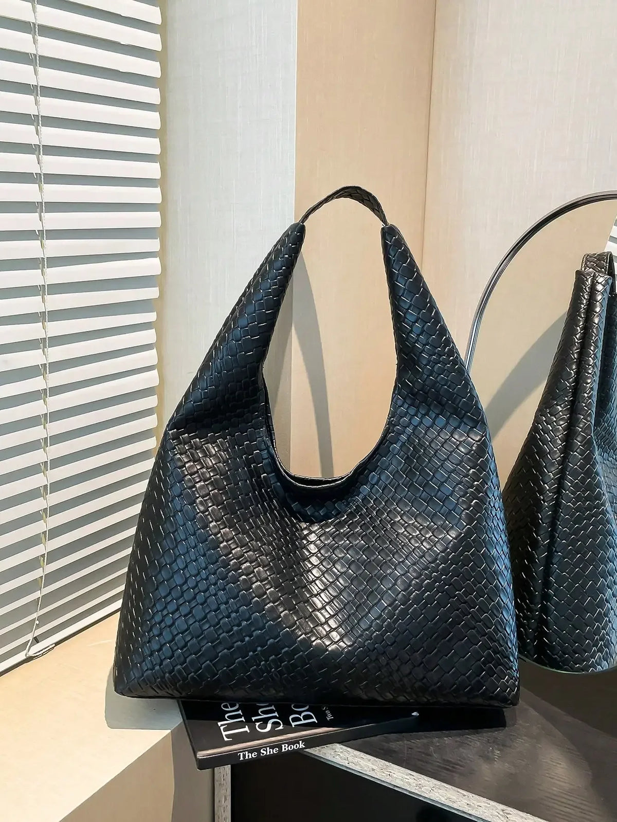 Large Capacity Solid Color Women's Shoulder Bag
